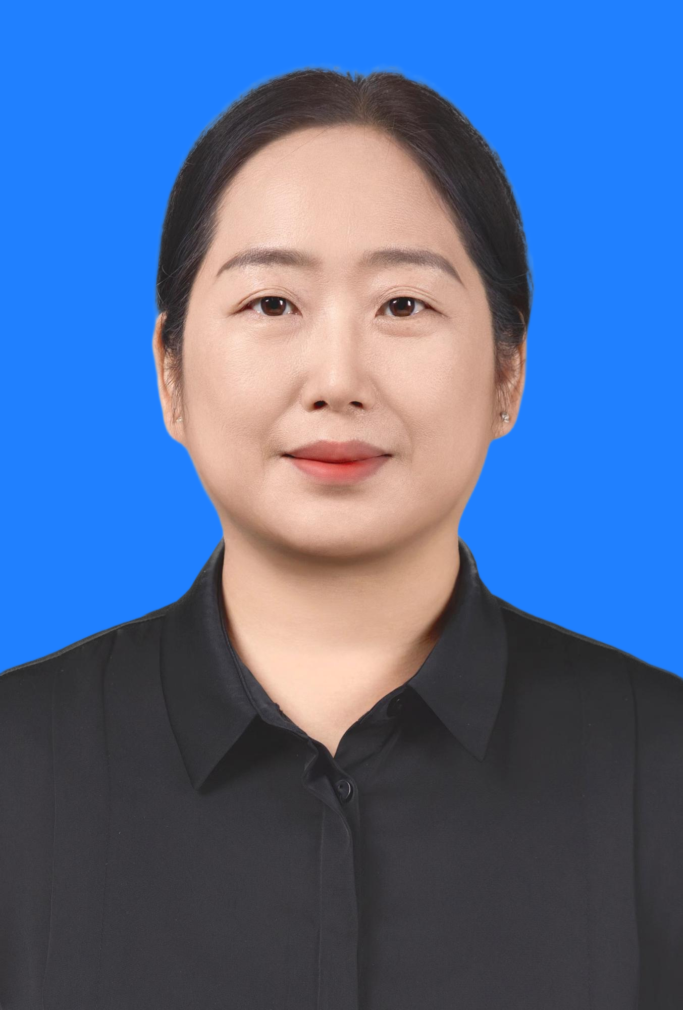 王兰（党委书记、副经理）